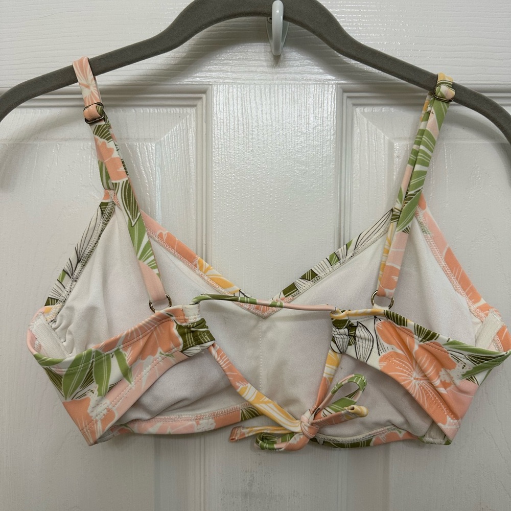 Floral hibiscus bikini adjustable top size D/DD by Xhileration - Picture 2 of 5
